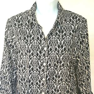 Chico's Black and White 3/4 Sleeve Notched Collar Shirt